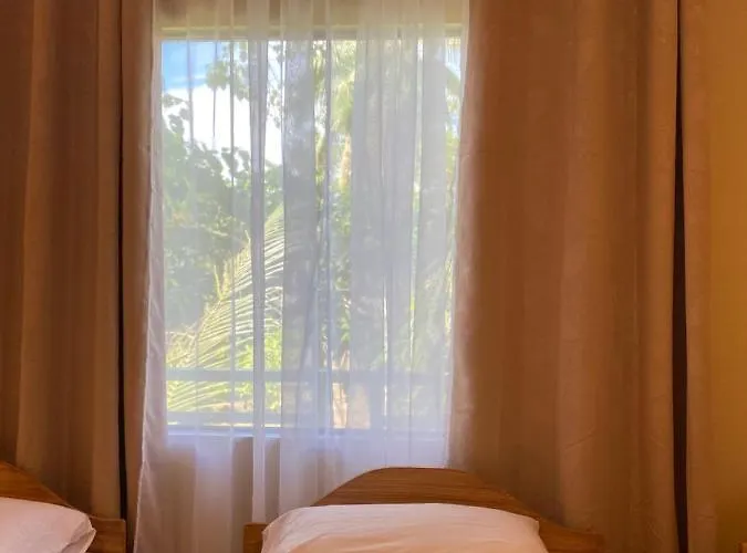 J & C Hotel *